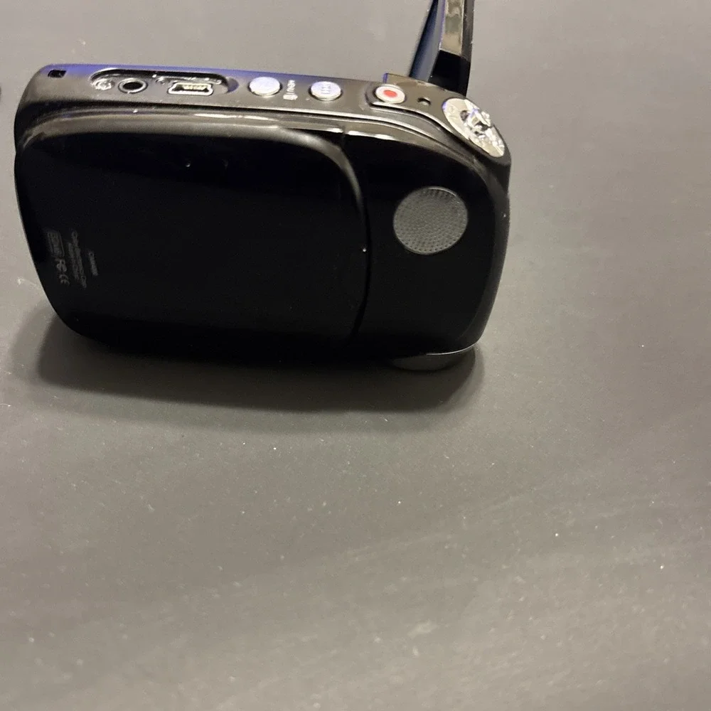COBY SNAPP CAM4000 Digital Pocket Video Camcorder 3MP 2.4